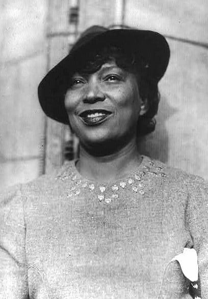 Φωτογραφία της Zora Neale Hurston, Αμερικανίδας συγγραφέα και ανθρωπολόγου, συγγραφέας του Their Eyes Were Watching God".