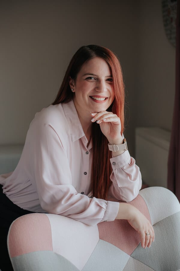 Άντζελα Τερζή – Οικογενειακή και Εκπαιδευτική Ψυχολόγος, ειδική στη συναισθηματική ανάπτυξη παιδιών και εφήβων.